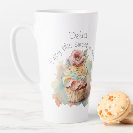 Tasse personnalisée. Un cadeau pour elle. Cupcake  (En situation)