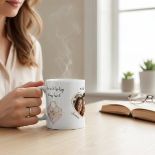 Tasse photo couple avec cœur romantique verrouillé