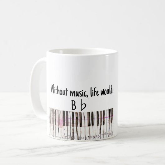 Tasse plate de calembour de musique de "B" (Devant gauche)
