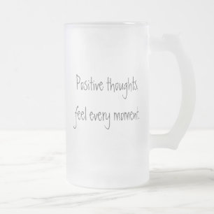 Tasse positive en verre givré de pensées