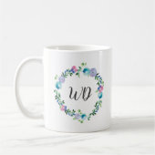 Tasse pourpre bleue florale de monogramme (Gauche)