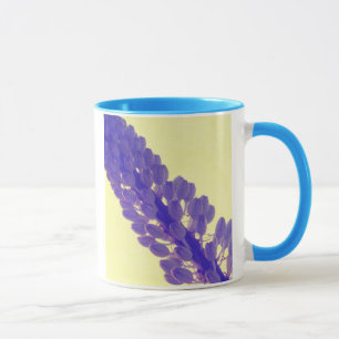 Tasse pourpre de fleur