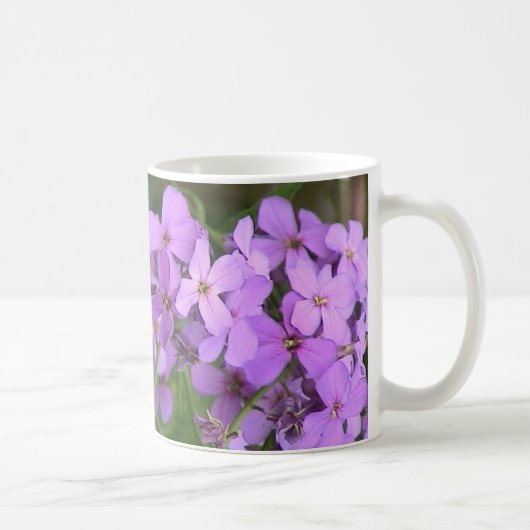 Tasse pourpre de fleurs (Droite)