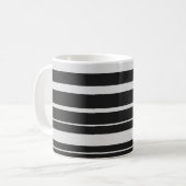 Tasse rayée noire et blanche (Devant gauche)