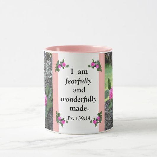 Tasse rose de psaume d'oeillets (Centre)