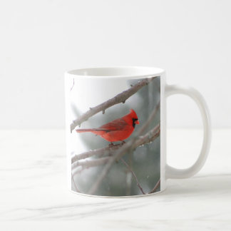 Tasse rouge cardinale d'oiseau