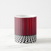 Tasse rouge de pièce de loge noire (Centre)