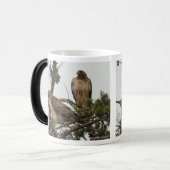tasse Rouge-épaulée de faucons (Devant gauche)