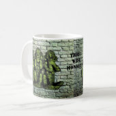 Tasse sage de graffiti de trois singes (Devant gauche)