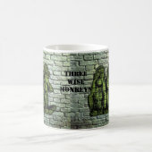 Tasse sage de graffiti de trois singes (Centre)