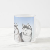 Tasse sibérienne de chien de traîneau de Malamute (Devant droit)