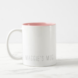 Tasse simple et propre avec le nom