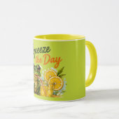 Tasse Squeeze the Day Trim Jaune (Devant droit)