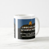 Tasse Sugarloaf de Winona Minnesota la nuit (Devant droit)