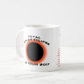 Tasse totale de la visite 2017 des USA d'éclipse (Devant gauche)
