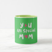 Tasse « Tu es spéciale, maman » à typographie vert (Centre)