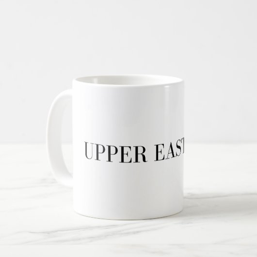 Tasse Upper East Side | Typographie de Manhattan N (Devant gauche)