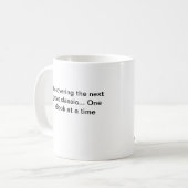 Tasse versée d'examens de rouge (Devant gauche)