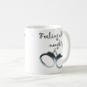 Tasse vilaine se sentante (Devant droit)