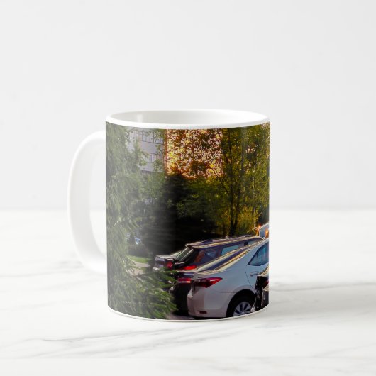 Tasse Ville de l'Heure Dorée par Sotnichenko – Per (Devant gauche)