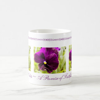 Tasse violette de fleur