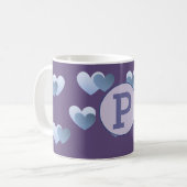 Tasse violette de lettre de coeurs (Devant gauche)