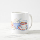 Tasses crèmes britanniques de thé (Devant droit)