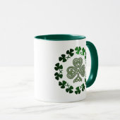 Tasses de café de shamrock du jour de St Patrick (Devant droit)