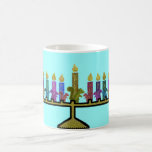 Tasses de Hannukah Menorah d'écureuils<br><div class="desc">Illustration graphique de menorah coloré de Hannukah de conception d'écureuil.  Célébrez toutes les nuits de ces vacances avec cette tasse unique.  Idée de cadeau d'amusement pour les amis ou la famille !</div>