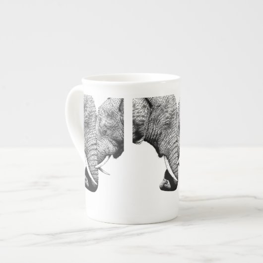 Tasses de spécialité d'éléphants africains (Devant gauche)