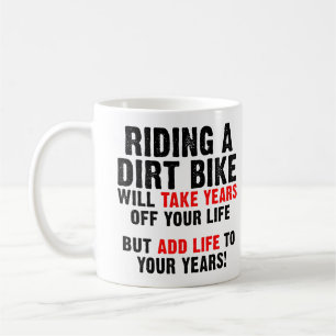 Tasses Drôles De Vélo De Terre Pour Les Années De