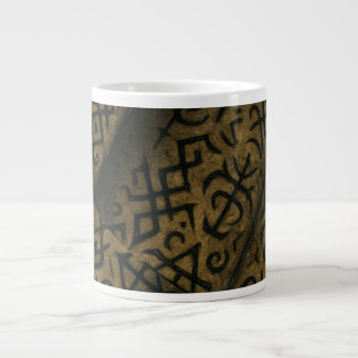 Tasses en lattes avec symboles mystiques