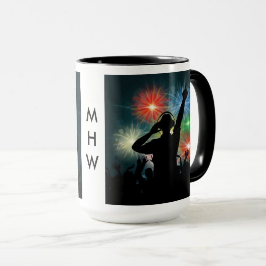 Tasses faites sur commande de monogramme du DJ de (Devant droit)