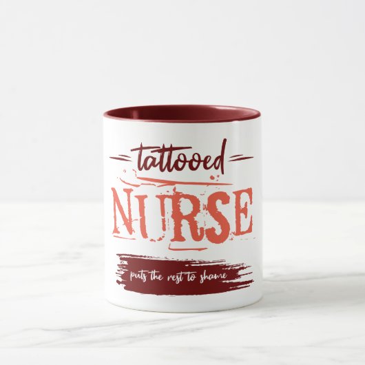 Tatoeëer schaamt de rest. Cadeauidee. Mok (Midden)