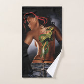 Tatouage de femme dragon de fantasy gras (Serviette à main)