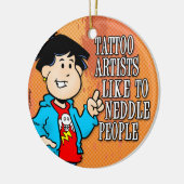 Tattoo artiest keramisch ornament (Links)