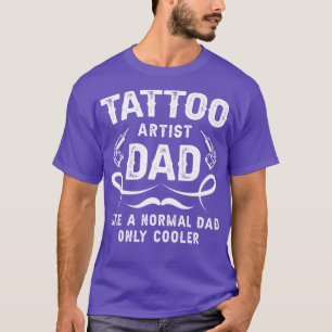 Tattoo artiest vader als een normale vader alleen t-shirt