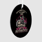 Tattoo mam Biker onderschat de motorfiets nooit Ornament (voorkant)