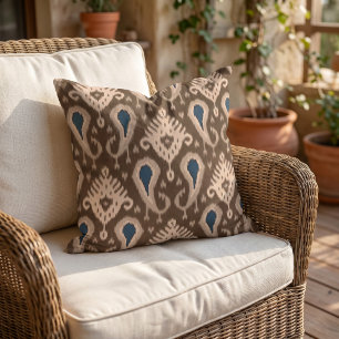 Taupe Dark Brown Navy Blue Ikat Tribal Pattern Buitenkussen