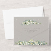 Taupe/Greige Snowberry+Eucalyptus Winterbruiloft All In One Uitnodiging (Achterkant)