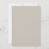 Taupe neutral monogrammed wreath minimalist kaart (Achterkant)