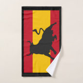 Taureau Silhouette Noire Sur Drapeau Espagnol (Serviette à main)