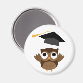 Tawny Owl Jetant Son Aimant De Bac De Graduation (Recto/Verso)