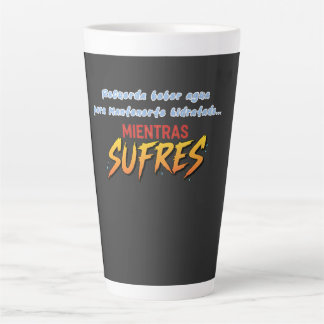 Taza bebe agua mientras sufres latte mok