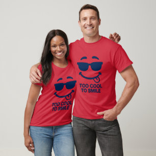 Te Cool om te Glimlachen – Grappig Minimaal Gezich T-shirt