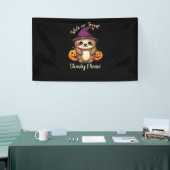 Te lui om eng te zijn Schattigee Halloween Sloth C Spandoek (Beurs)