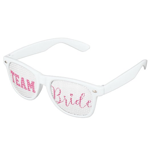 Team Bride Classy Pink Script Retro Zonnebril (Gekanteld)