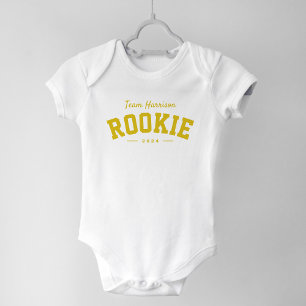 Team rookie familienaam genderneutraal romper