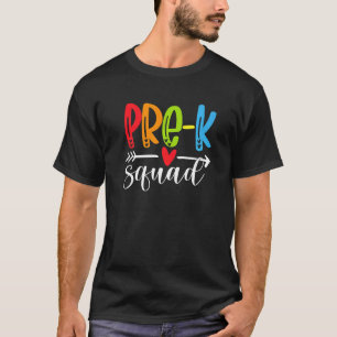 Teamdocenten op het KP-plein, studenten op school T-shirt