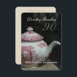 Teapot anglais vintage 90th Birthday Invitation<br><div class="desc">Personnalisable 90e anniversaire Invitation avec une belle théière anglaise vintage en couverture. Vous pouvez facilement ajouter et modifier du texte (couleur,  police,  taille et position) en cliquant sur le bouton personnaliser. Livre d'anniversaire correspondant (carnet en spirale).</div>